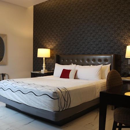 Hotel Wellintown Тихуана Экстерьер фото